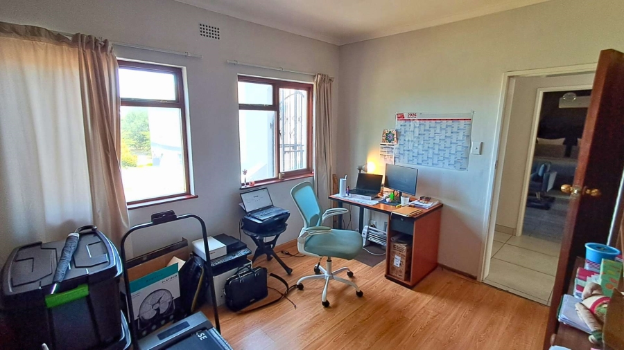 5 Bedroom Property for Sale in Bergsig Western Cape